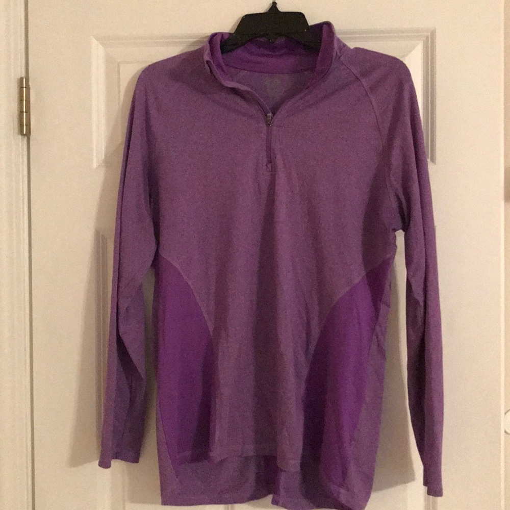 Athletic long sleeve top